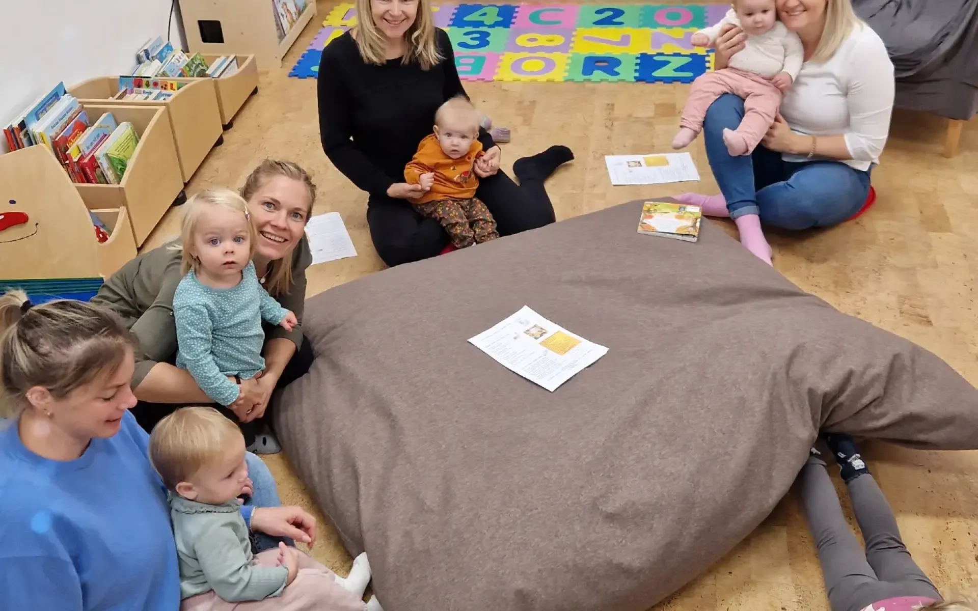 Lesebärchen in der Bücherei
